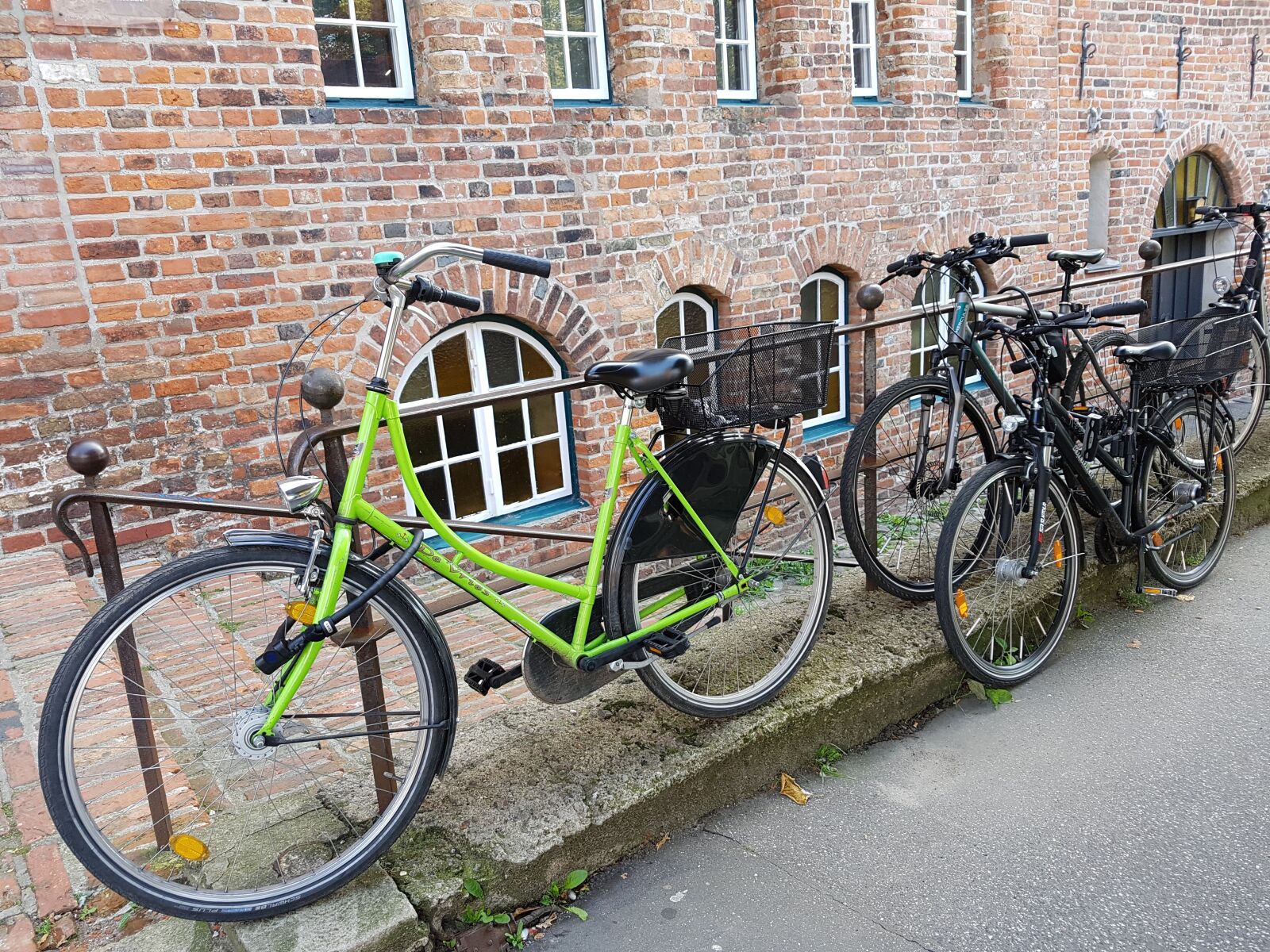 Samsung Galaxy S7 Edge sample photo. Bicycles, wheel, cycling photography