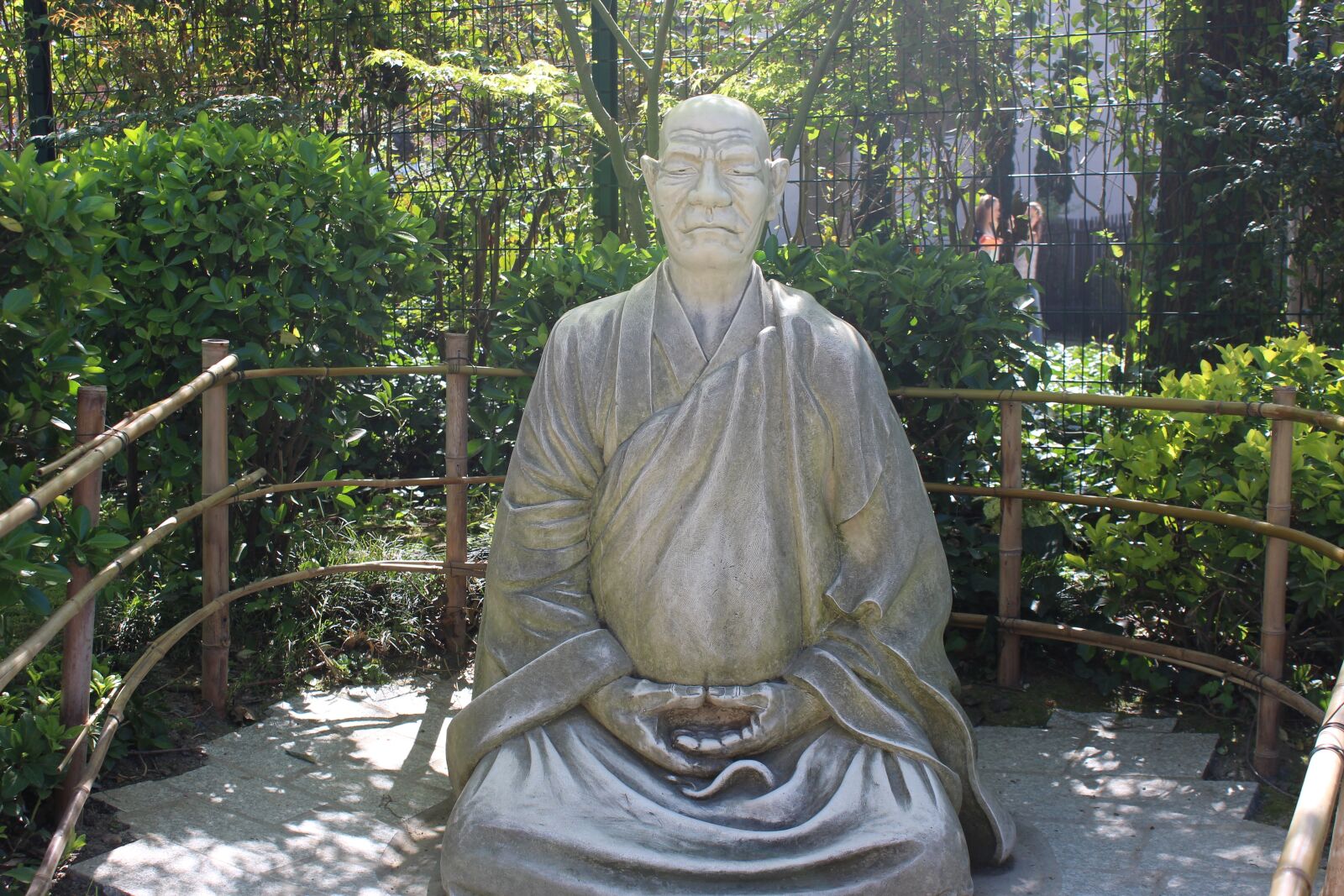Canon EOS 600D (Rebel EOS T3i / EOS Kiss X5) sample photo. Buddha, park, toulouse photography