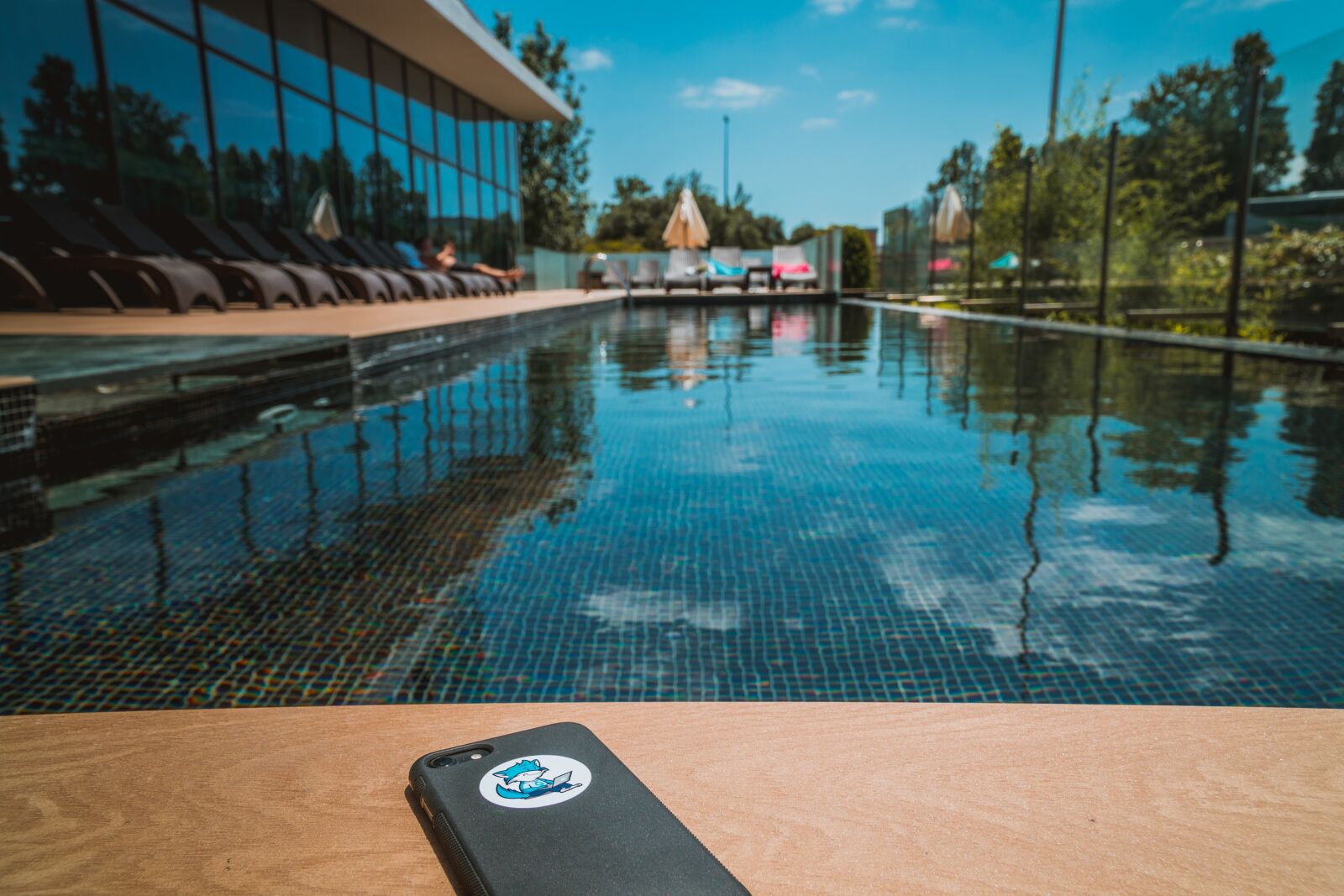 Sony a6500 + Sony E PZ 18-105mm F4 G OSS sample photo. Vacations, pool, swimming pool photography