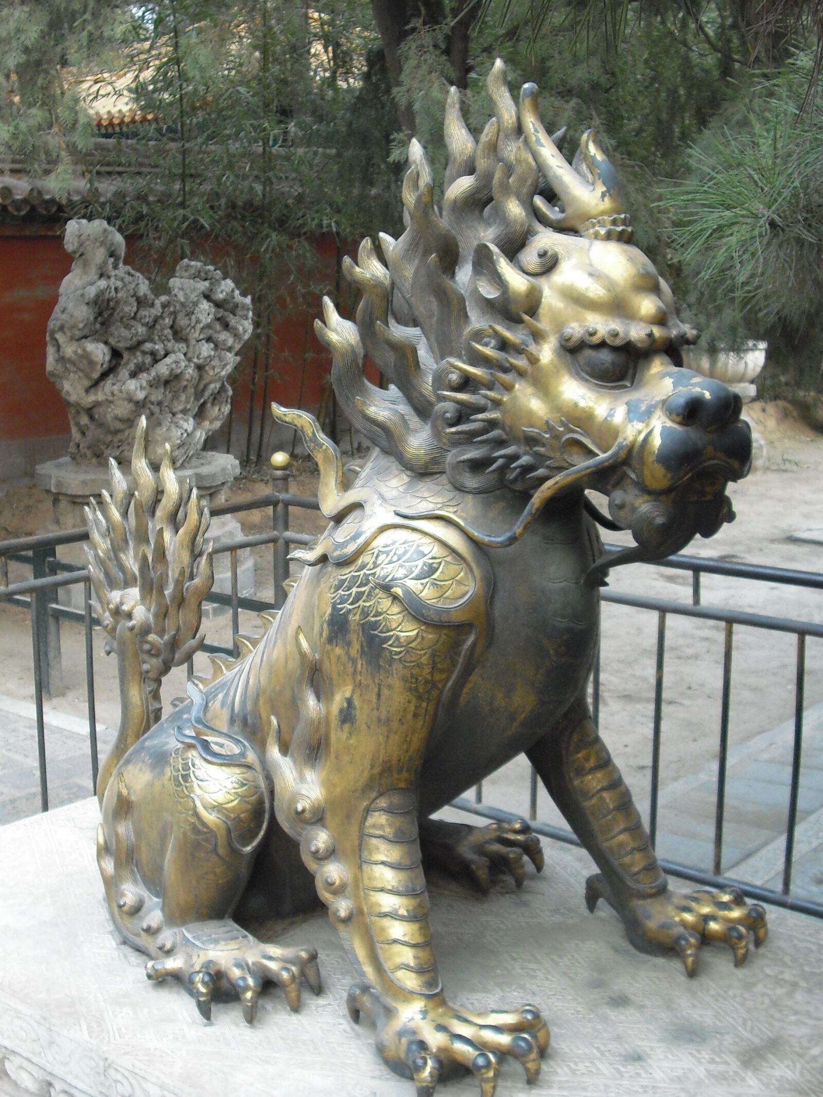 CASIO EX-Z9 sample photo. China, beijing, lion photography