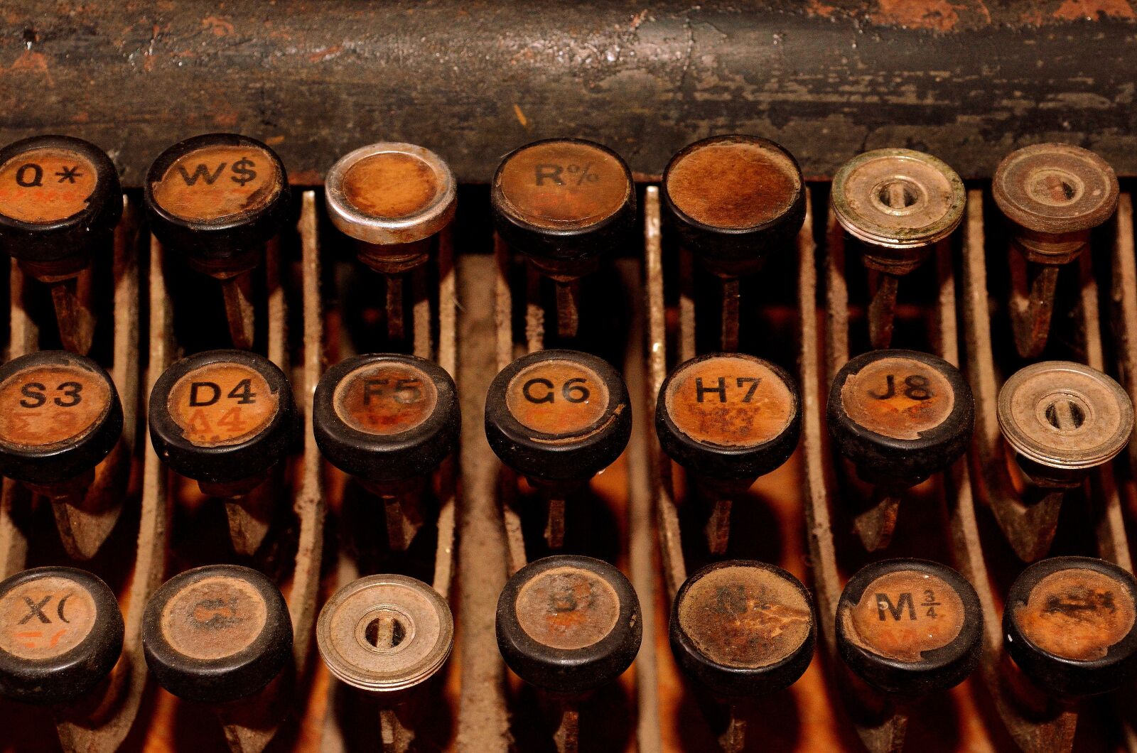 Nikon D5100 sample photo. Old typewriter, typewriter, retro photography