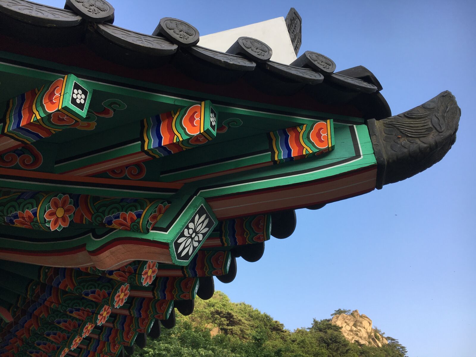 Apple iPhone 6s sample photo. Dancheong, deanammun, seoul photography