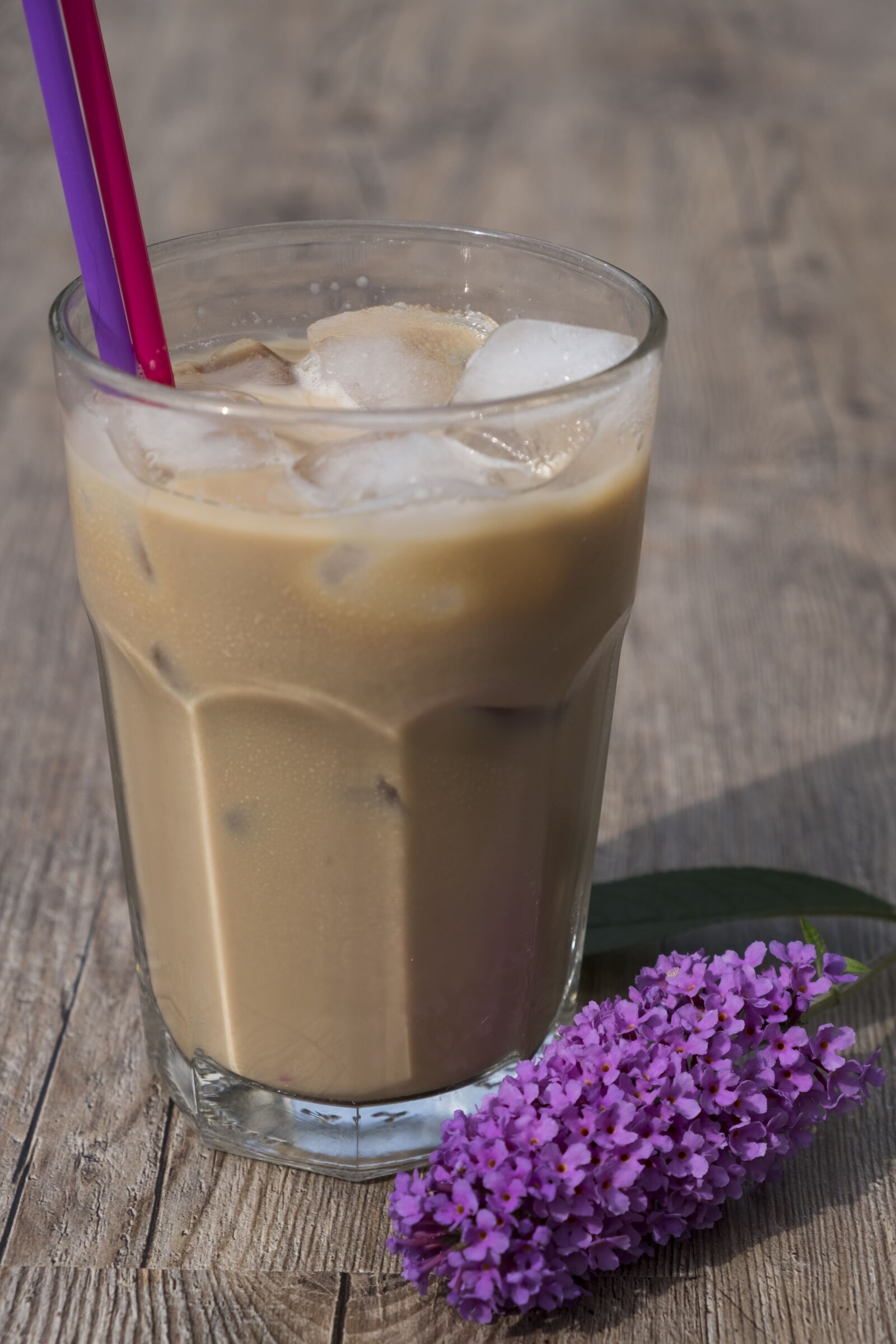 Fujifilm XF 18-55mm F2.8-4 R LM OIS sample photo. Coffee, iced coffee, drink photography