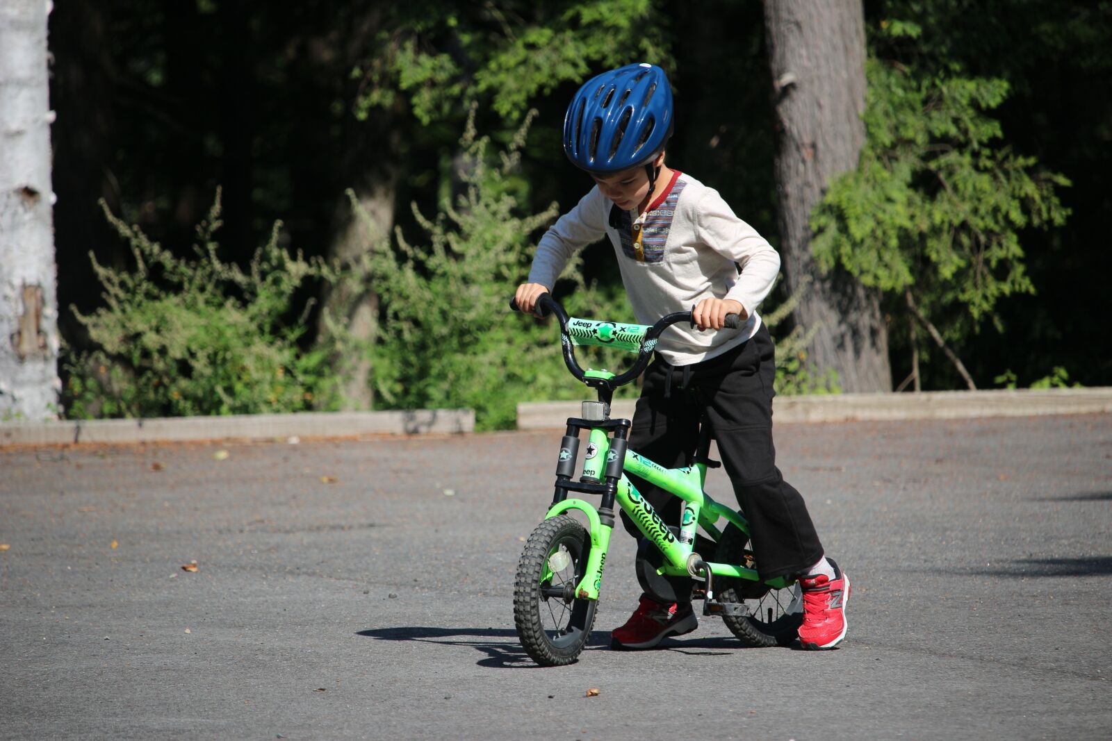 Canon EOS 100D (EOS Rebel SL1 / EOS Kiss X7) sample photo. Bike, boy, learning photography