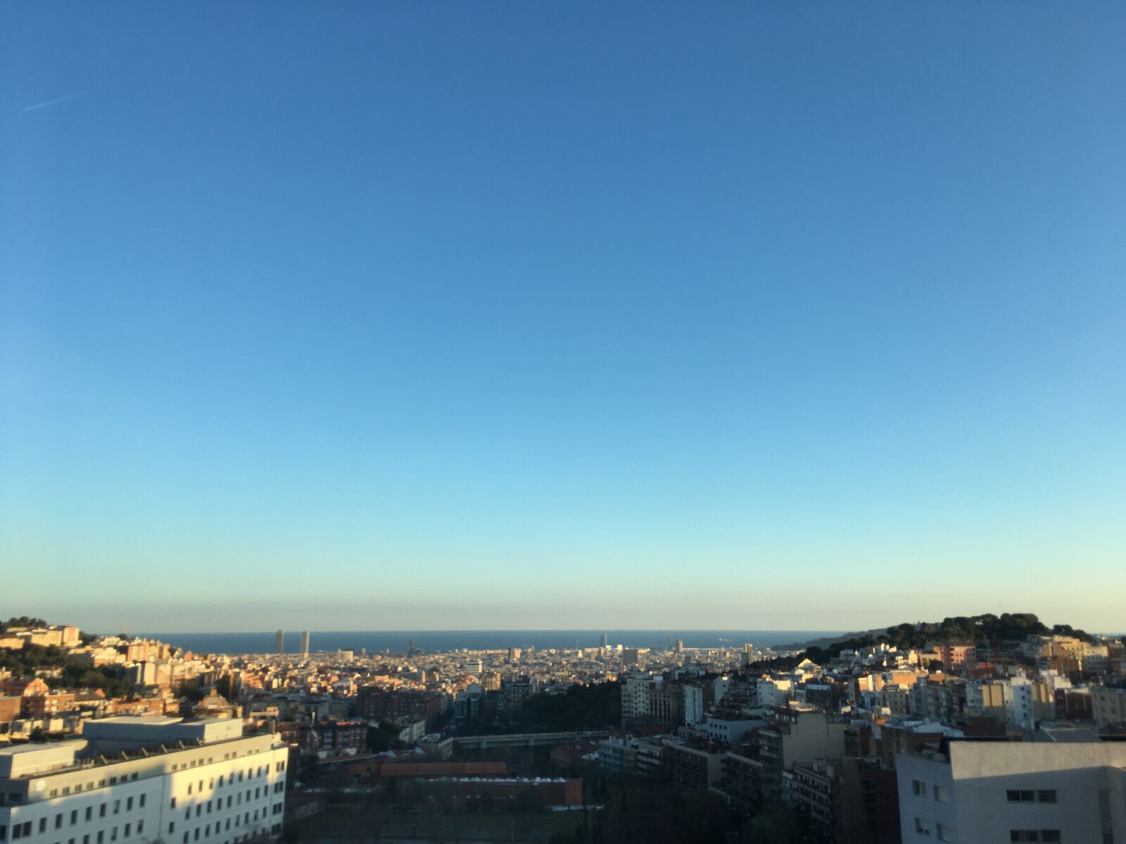 iPhone SE back camera 4.15mm f/2.2 sample photo. Barcelona, mediterranean, spain photography