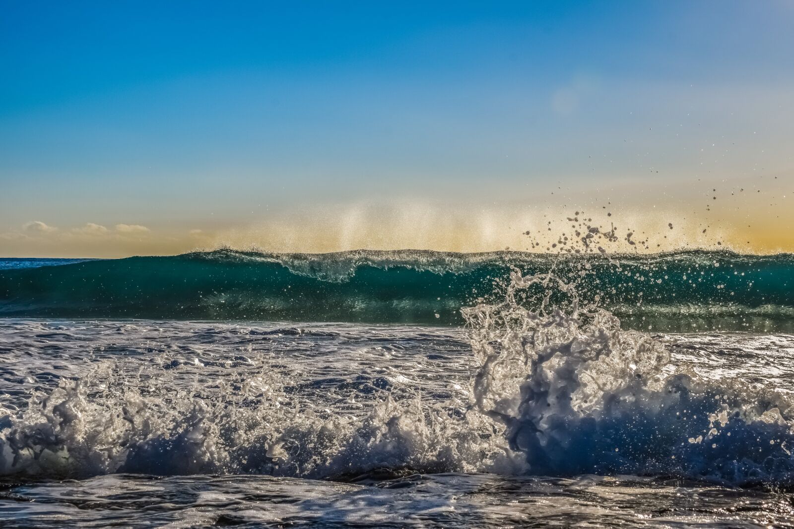 Nikon D3300 sample photo. Wave, foam, spray photography