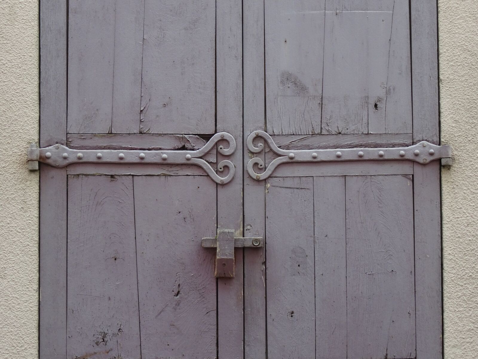 Sony DSC-HX50 sample photo. Wrought iron, old door photography