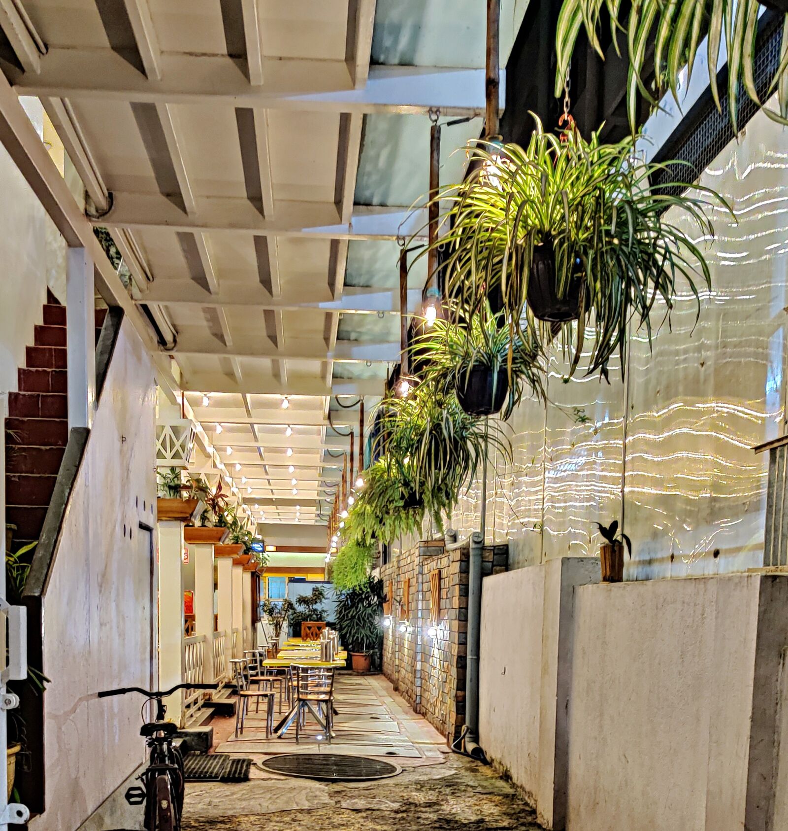 OnePlus HD1901 sample photo. Cafe, restaurant, night photography