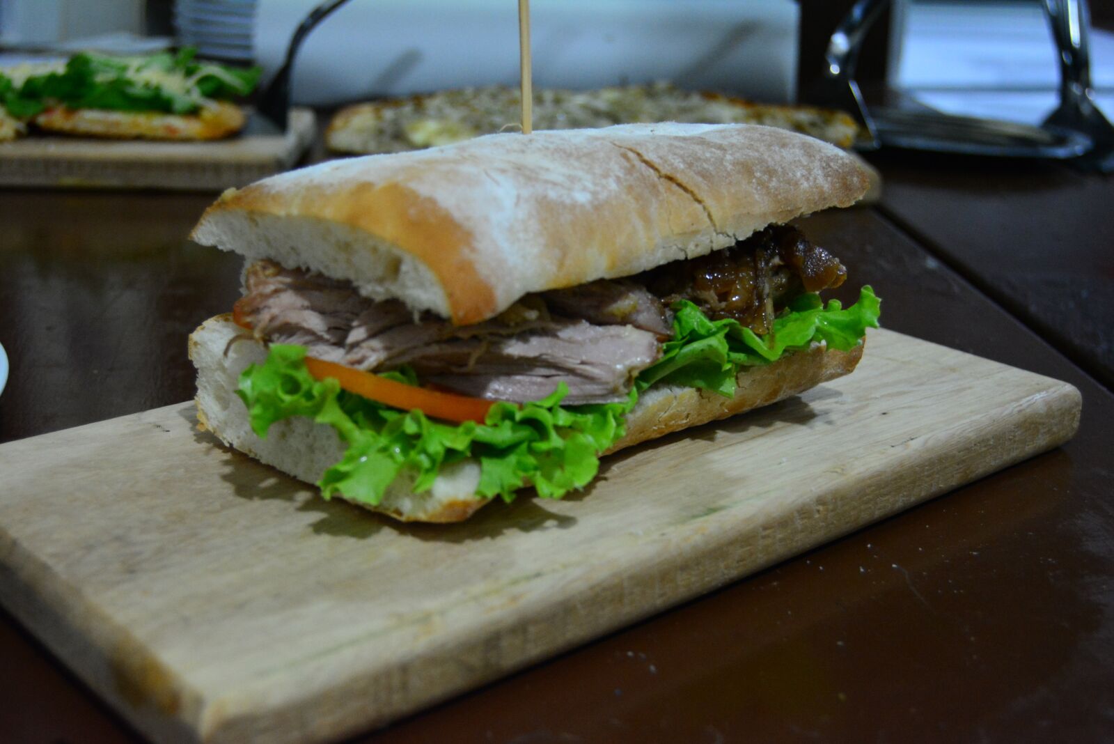 Nikon D5200 sample photo. Sandwich, tabla, comida photography