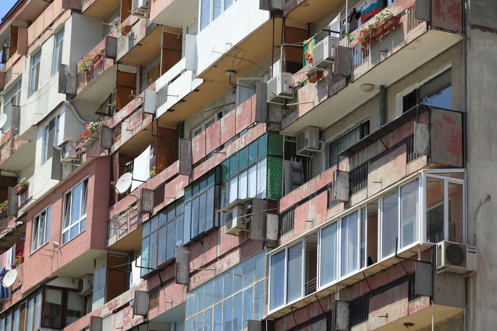 Canon EOS 550D (EOS Rebel T2i / EOS Kiss X4) sample photo. Bulgaria, housing, estate photography