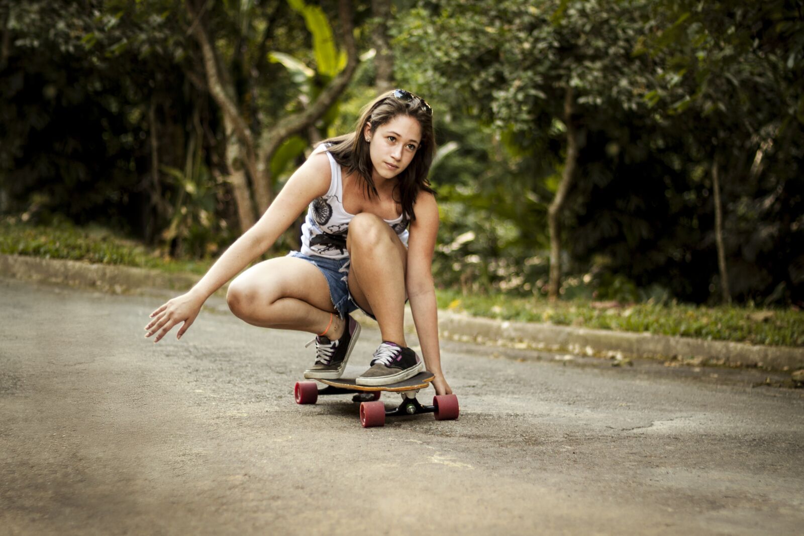 Canon EOS 50D + Canon EF 50mm F1.8 II sample photo. Skateboard, girl, woman photography