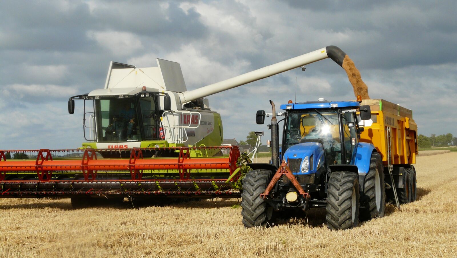 Panasonic DMC-FZ18 sample photo. Harvest, grain, combine photography