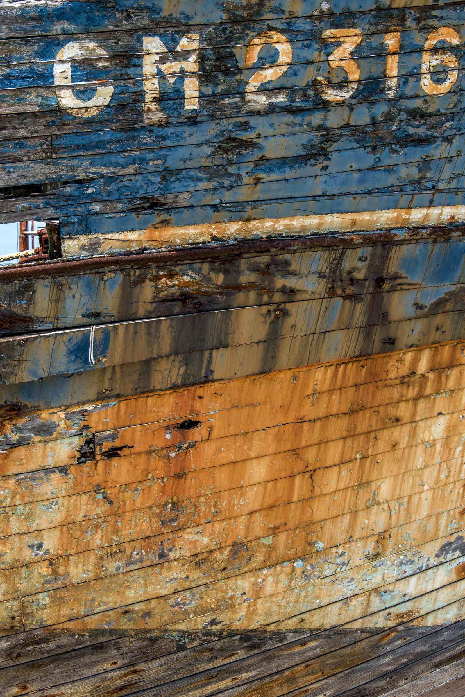 Nikon D610 sample photo. Texture, wood, peeling paint photography