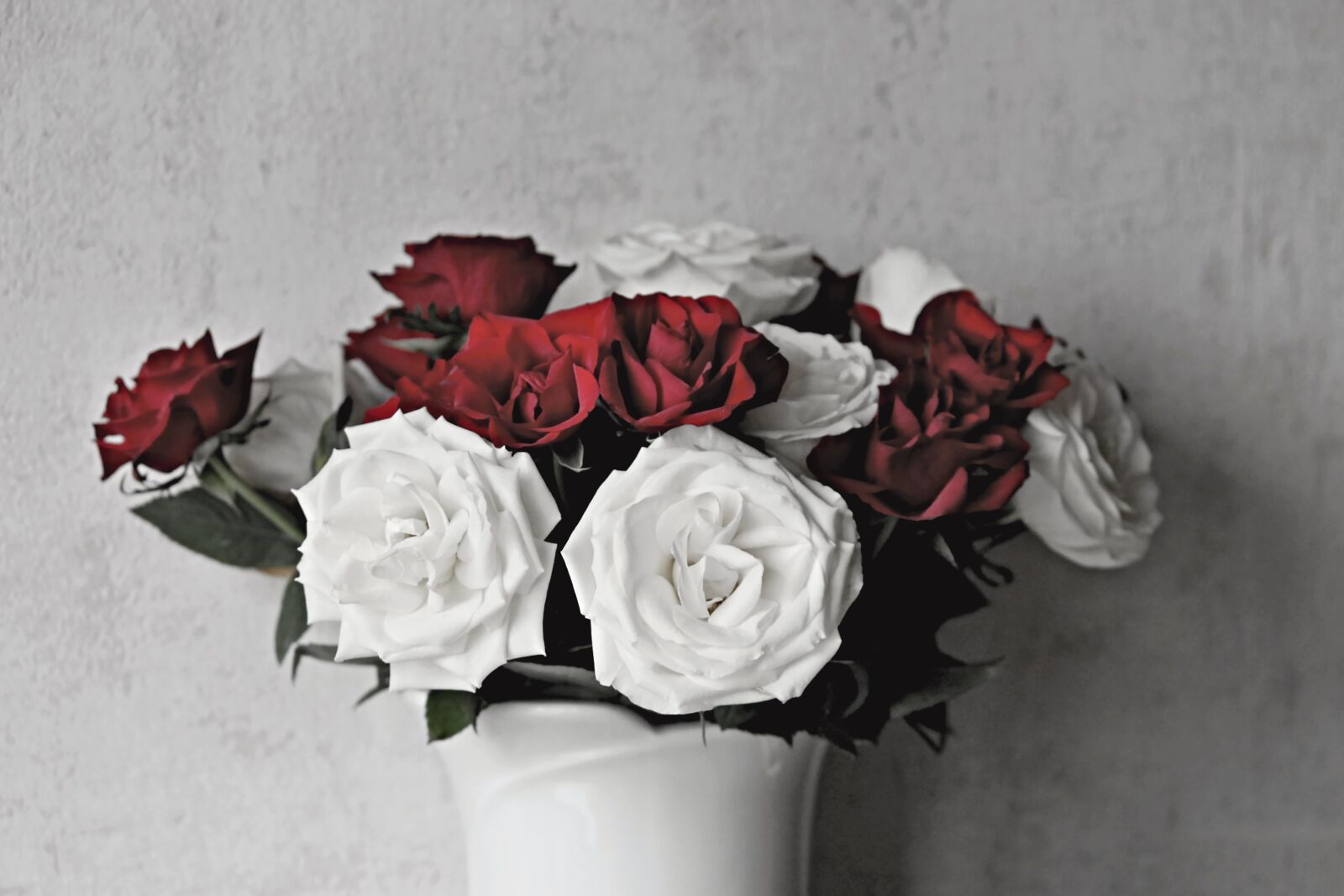 Canon EOS 1100D (EOS Rebel T3 / EOS Kiss X50) sample photo. Roses, bouquet of roses photography