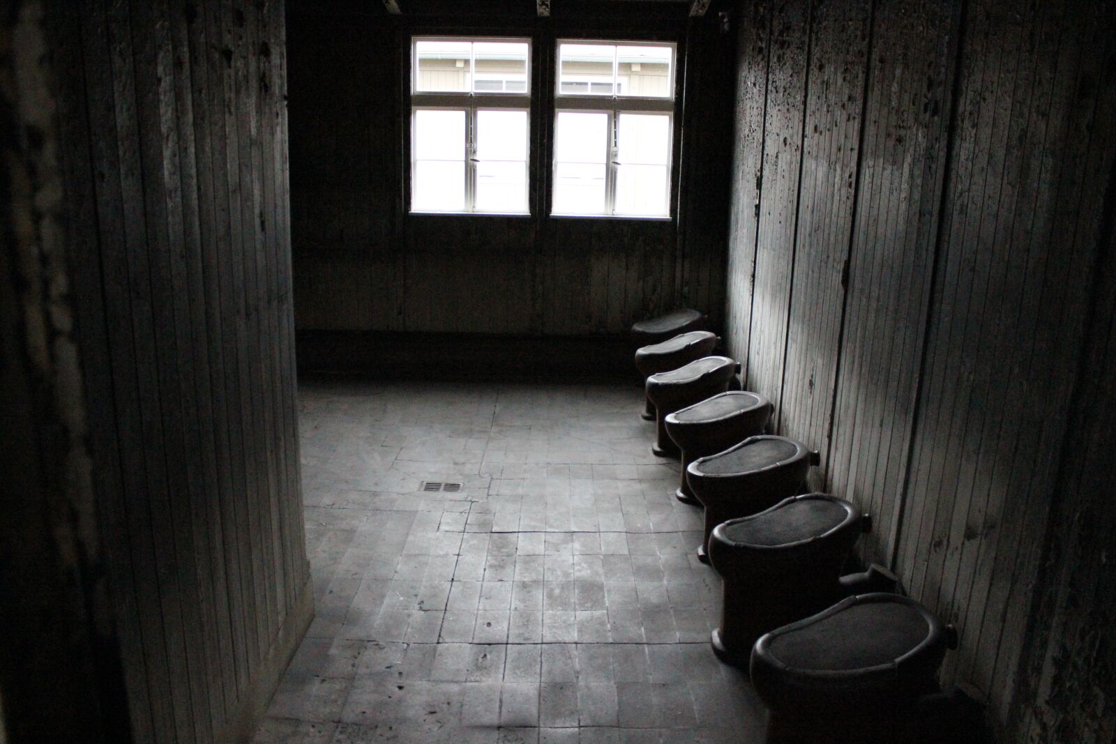 Canon EOS 600D (Rebel EOS T3i / EOS Kiss X5) sample photo. Concentration camp, prison bathroom photography