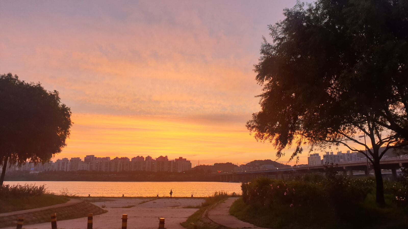 Samsung Galaxy Note9 sample photo. Korea, river, sunset photography
