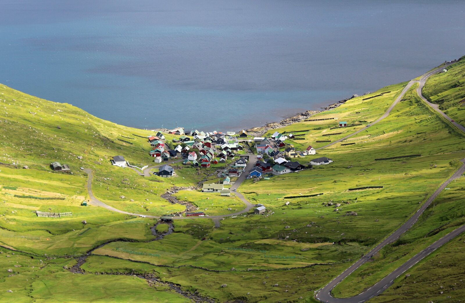 Canon EOS 1300D (EOS Rebel T6 / EOS Kiss X80) sample photo. Funningur, village, faroese settlement photography