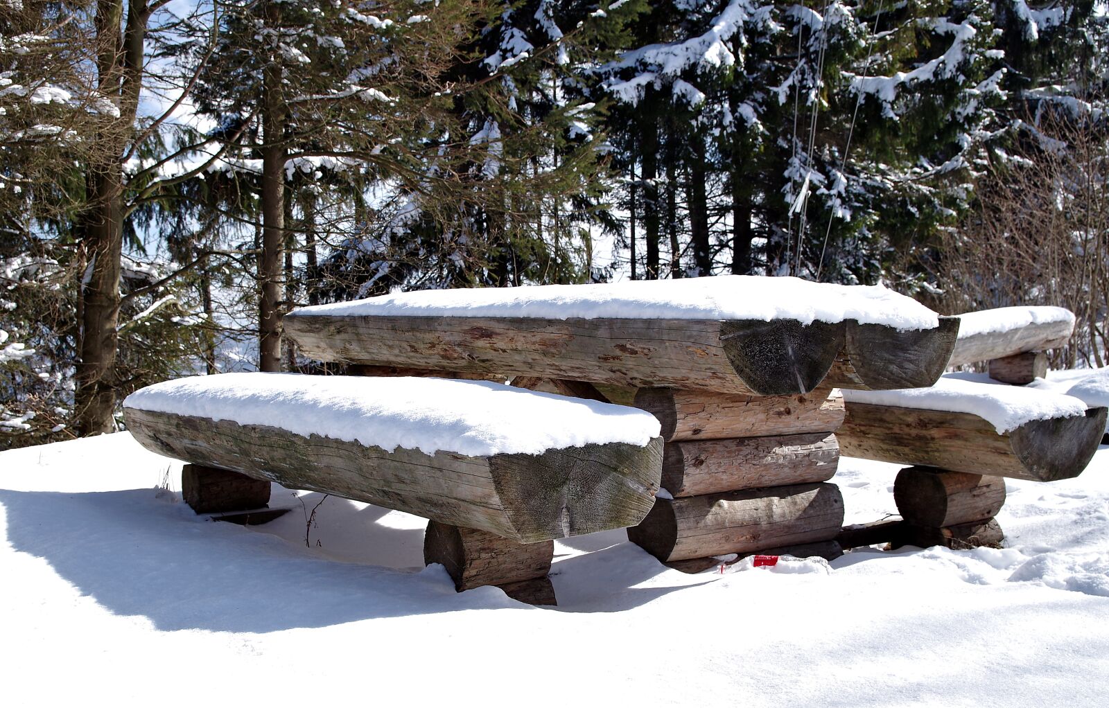 Pentax K-S2 sample photo. Dining table, bench, snow photography