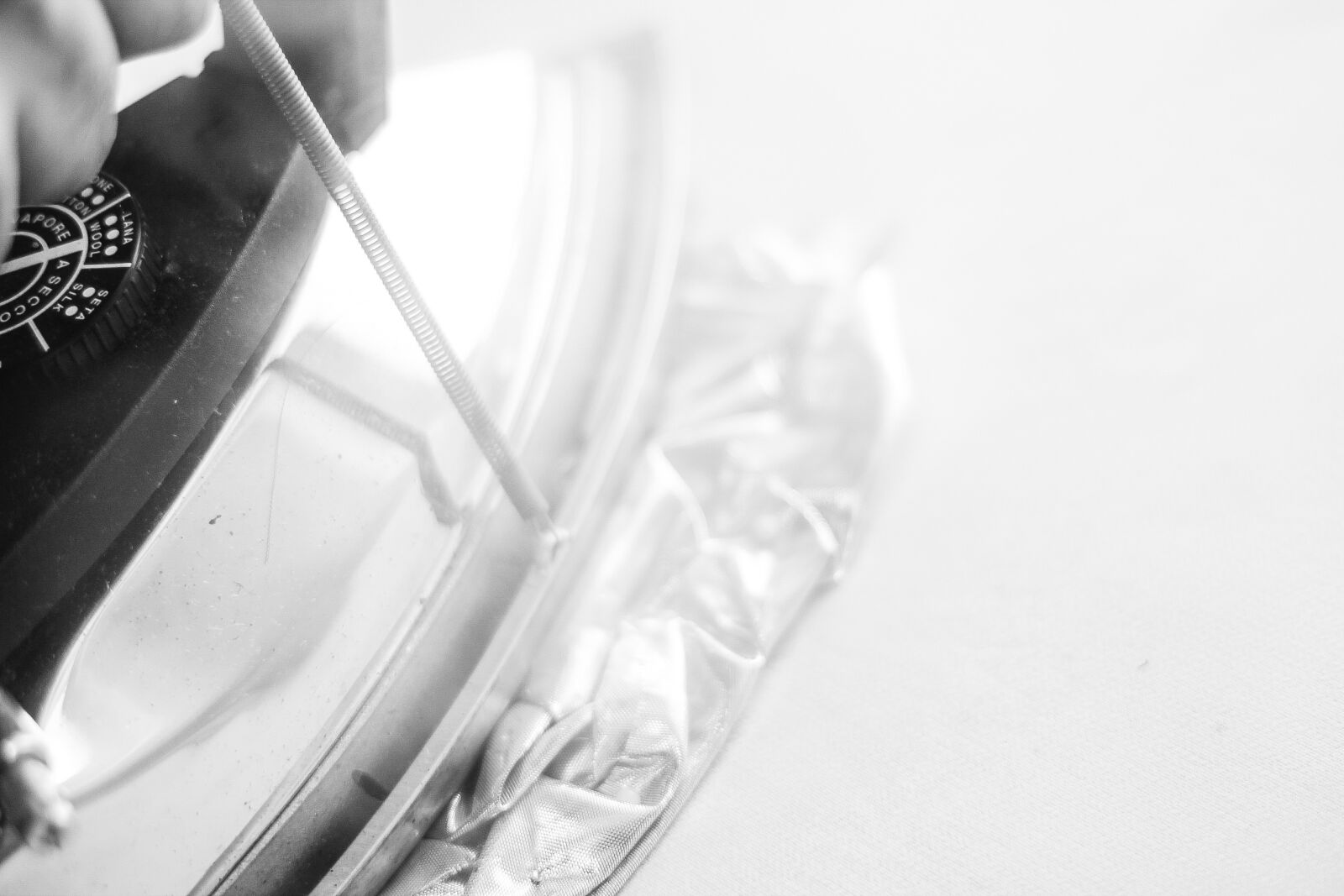 Canon EF 50mm F1.8 II sample photo. Iron, white, black photography