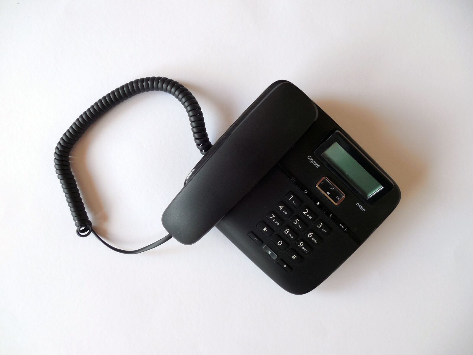 Nikon COOLPIX L620 sample photo. Phone, telephone handset, call photography