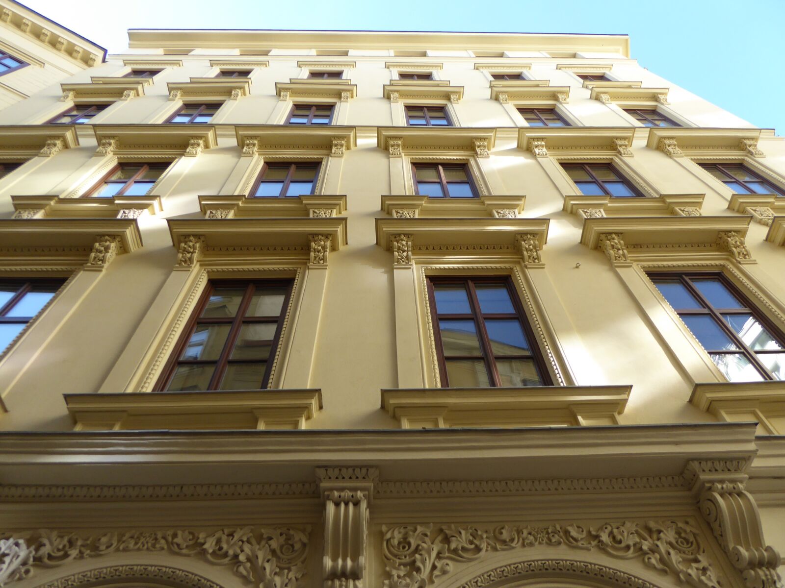 Panasonic DMC-TZ61 sample photo. Vienna, facade, yellow photography