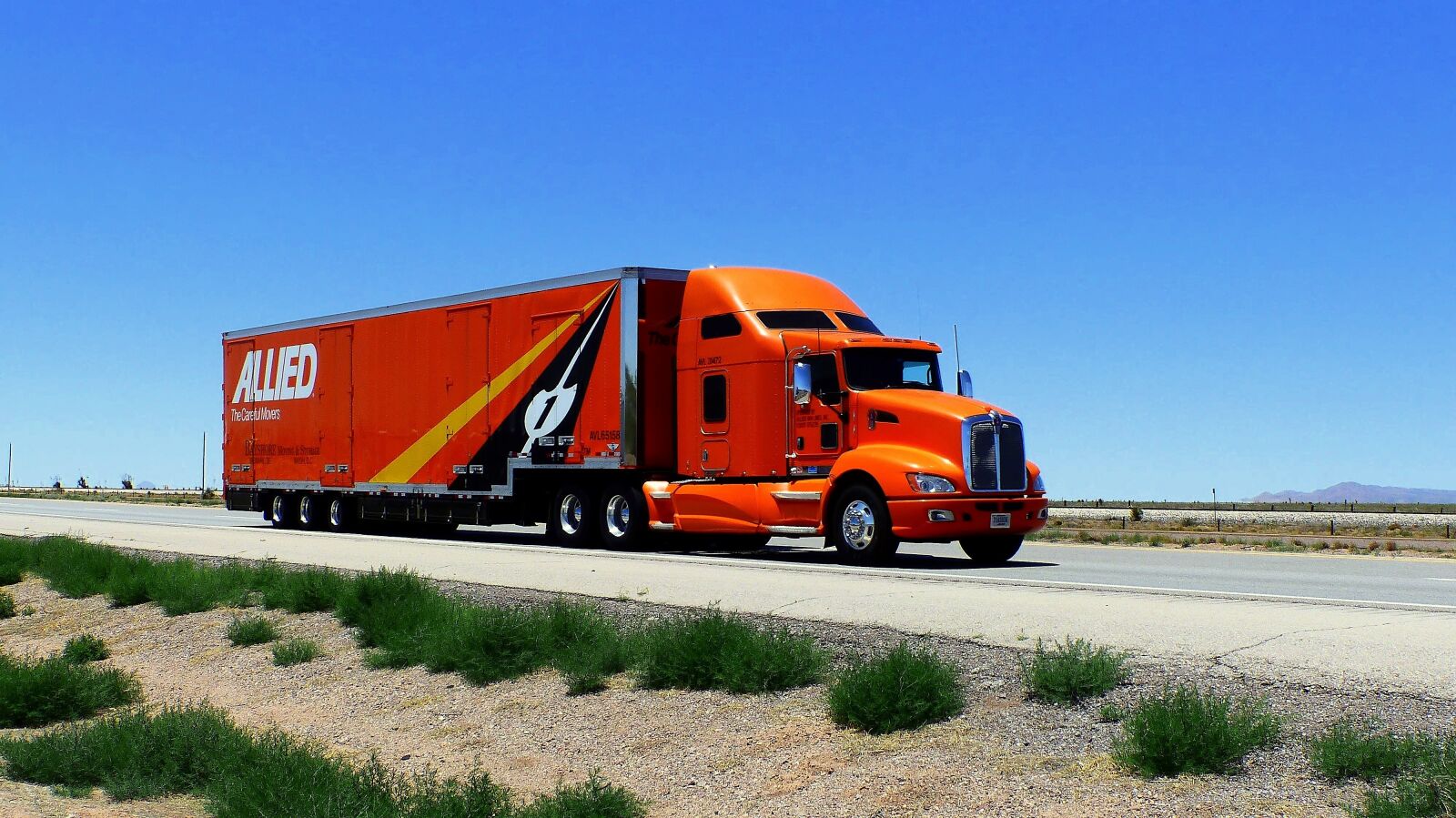 Panasonic Lumix DMC-FZ200 sample photo. Truck, american, vehicle photography
