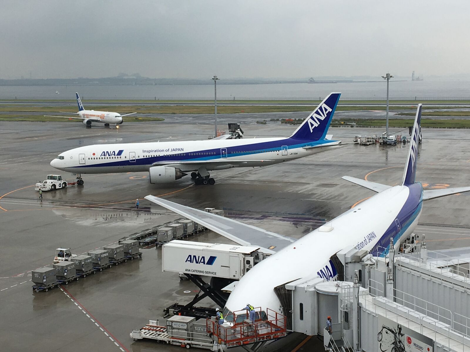 Apple iPhone 6s sample photo. Airport, tokyo, arrival photography