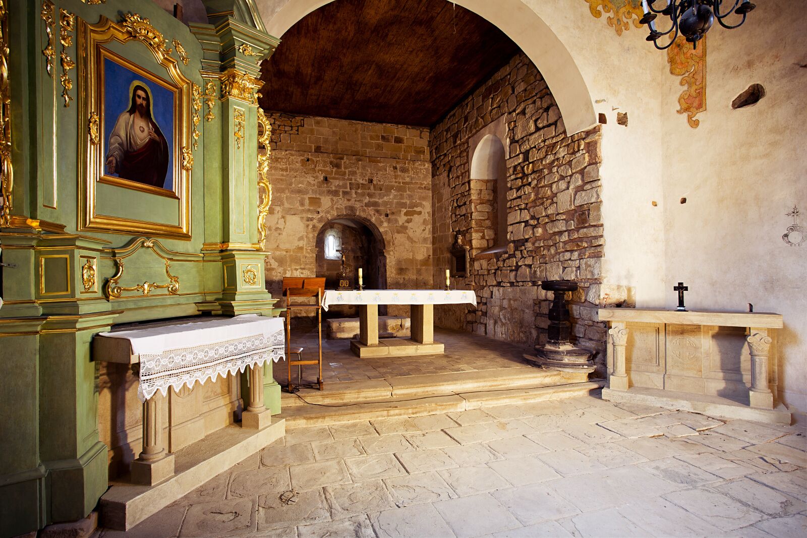 Canon EF 17-40mm F4L USM sample photo. Dziekanowice, church, romance photography