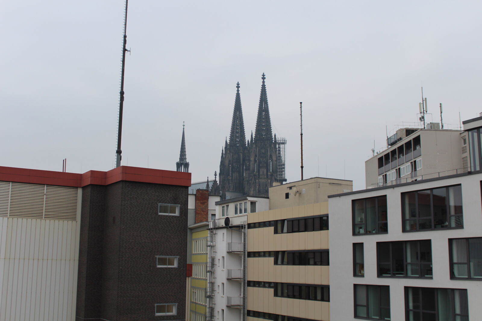 Canon EOS 1300D (EOS Rebel T6 / EOS Kiss X80) sample photo. Cologne, cathedral photography
