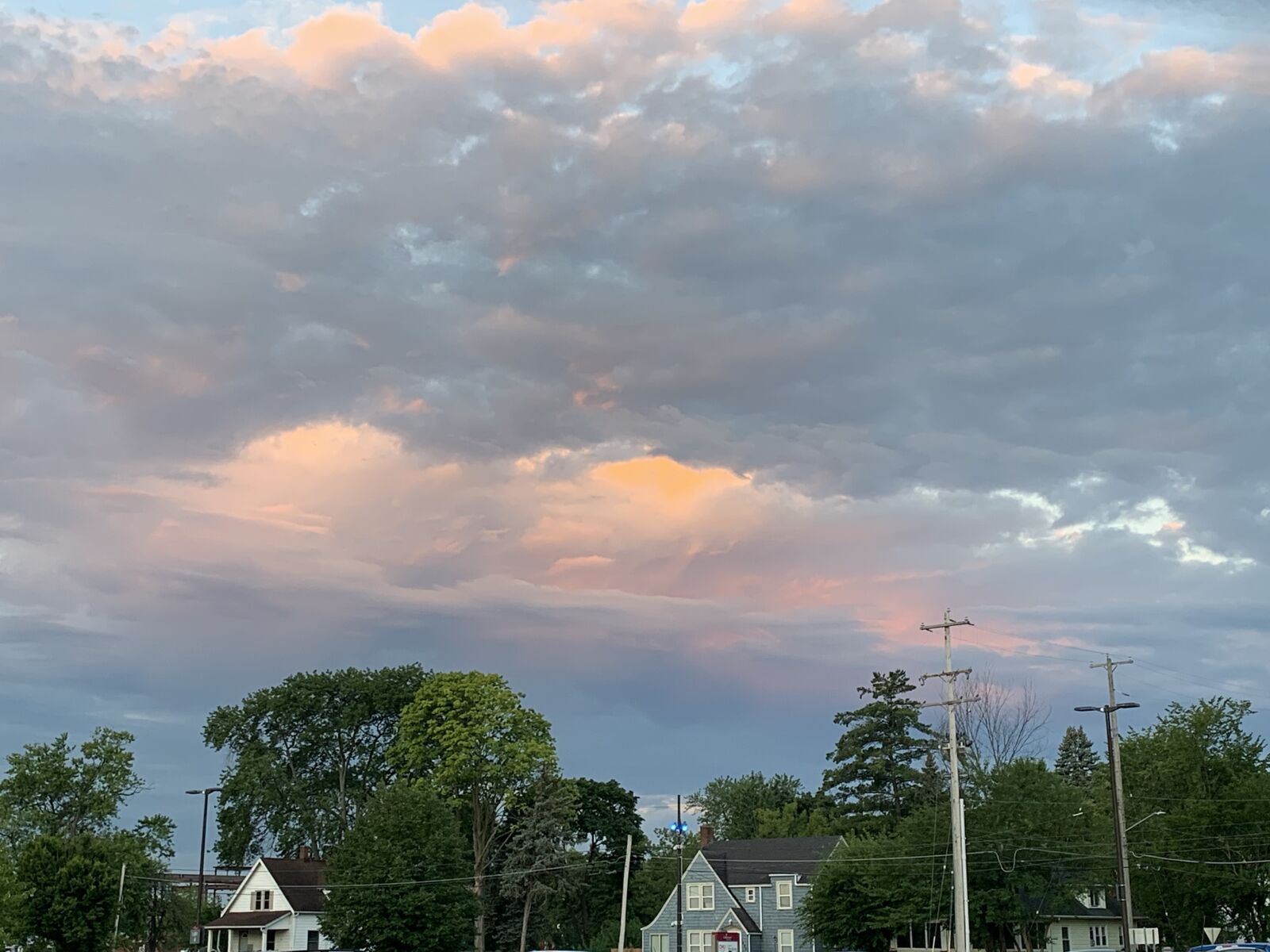 iPhone XR back camera 4.25mm f/1.8 sample photo. Clouds, sun, sky photography