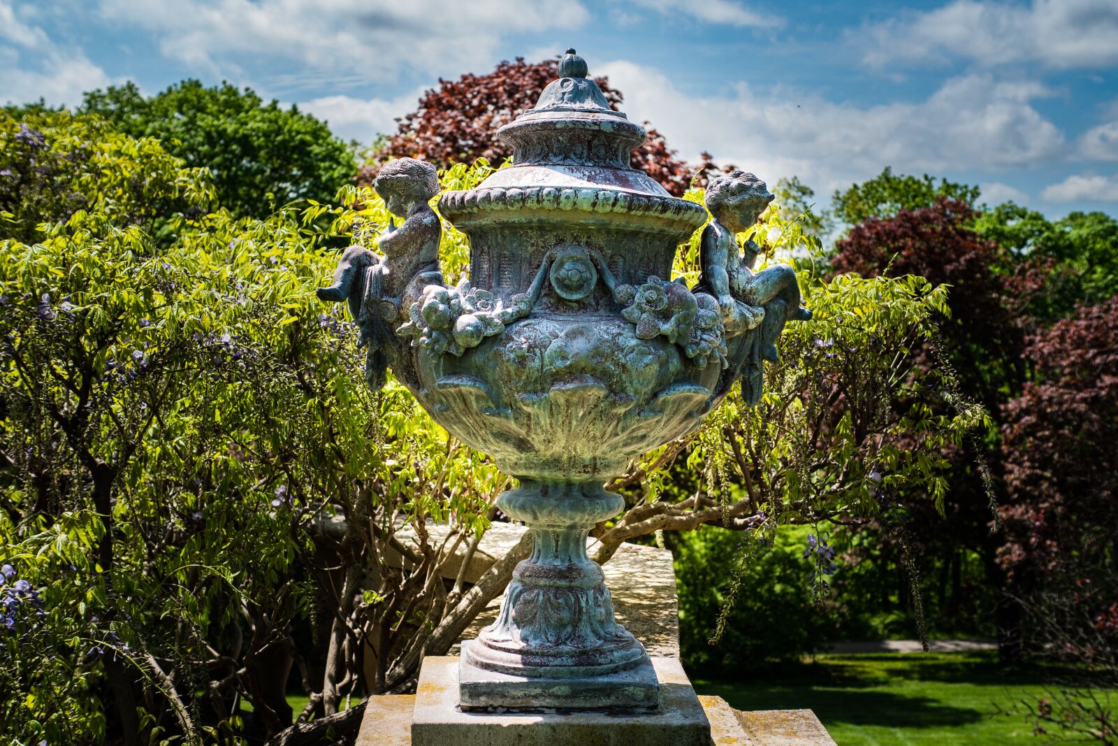 Panasonic Leica DG Summilux 25mm F1.4 II ASPH sample photo. Statue, new jersey botanical photography