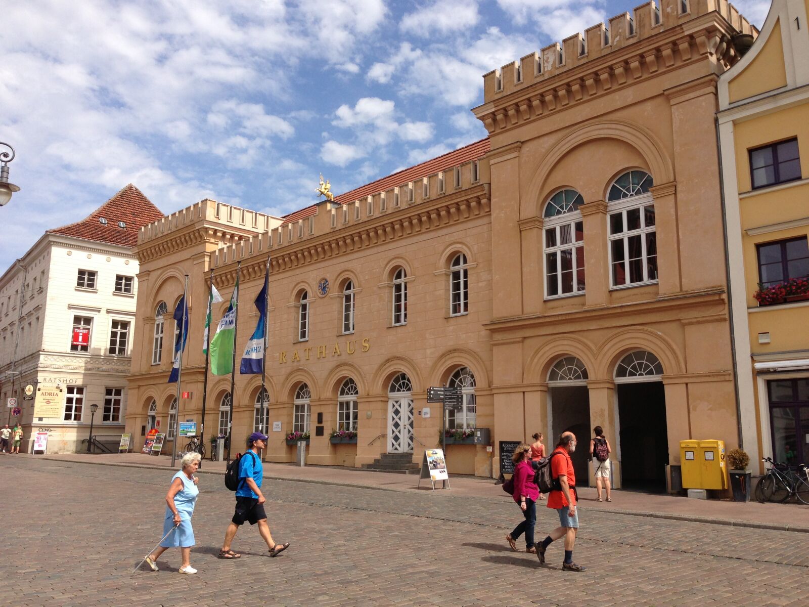 Apple iPhone 5 sample photo. Marketplace, schwerin, mecklenburg western photography