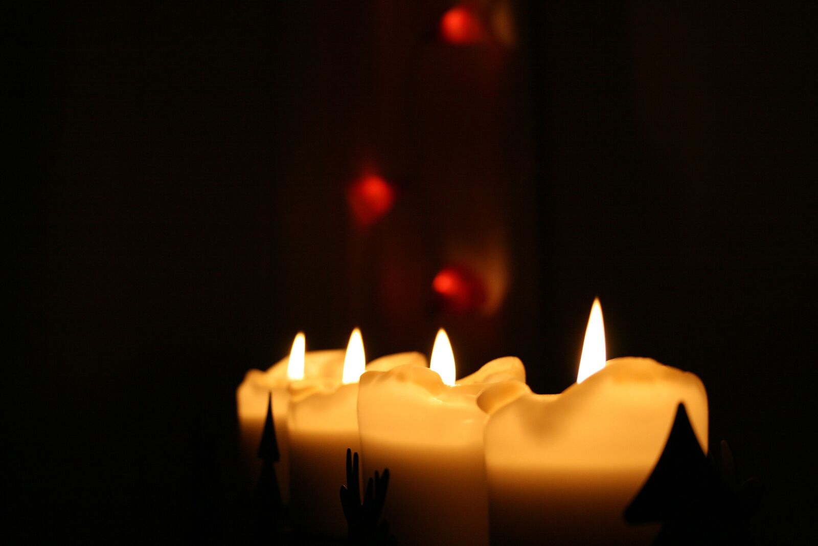 Canon EOS 400D (EOS Digital Rebel XTi / EOS Kiss Digital X) sample photo. Candle, candlelight, darkness photography