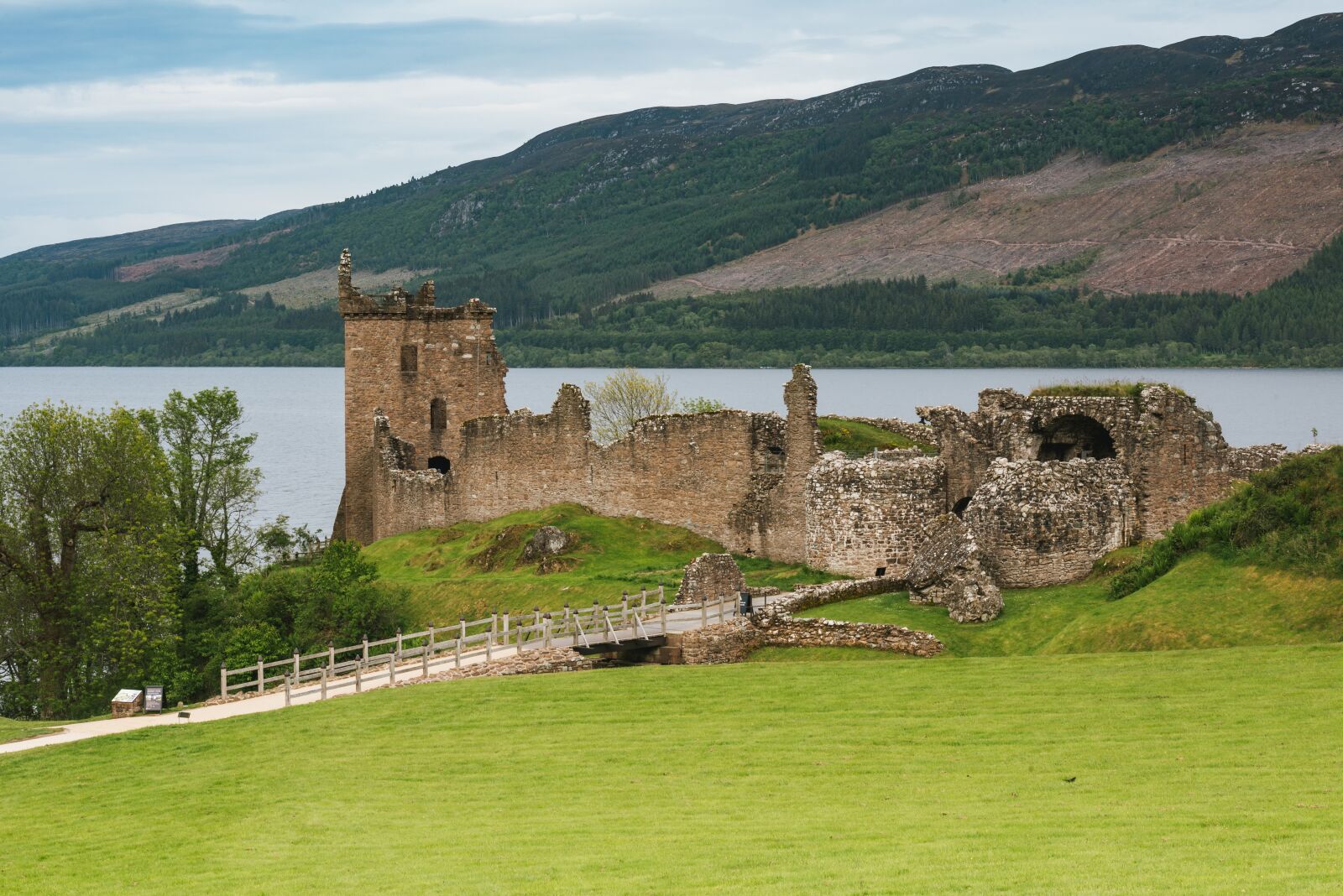 Nikon D750 sample photo. Urquhart castle, castle, scotland photography