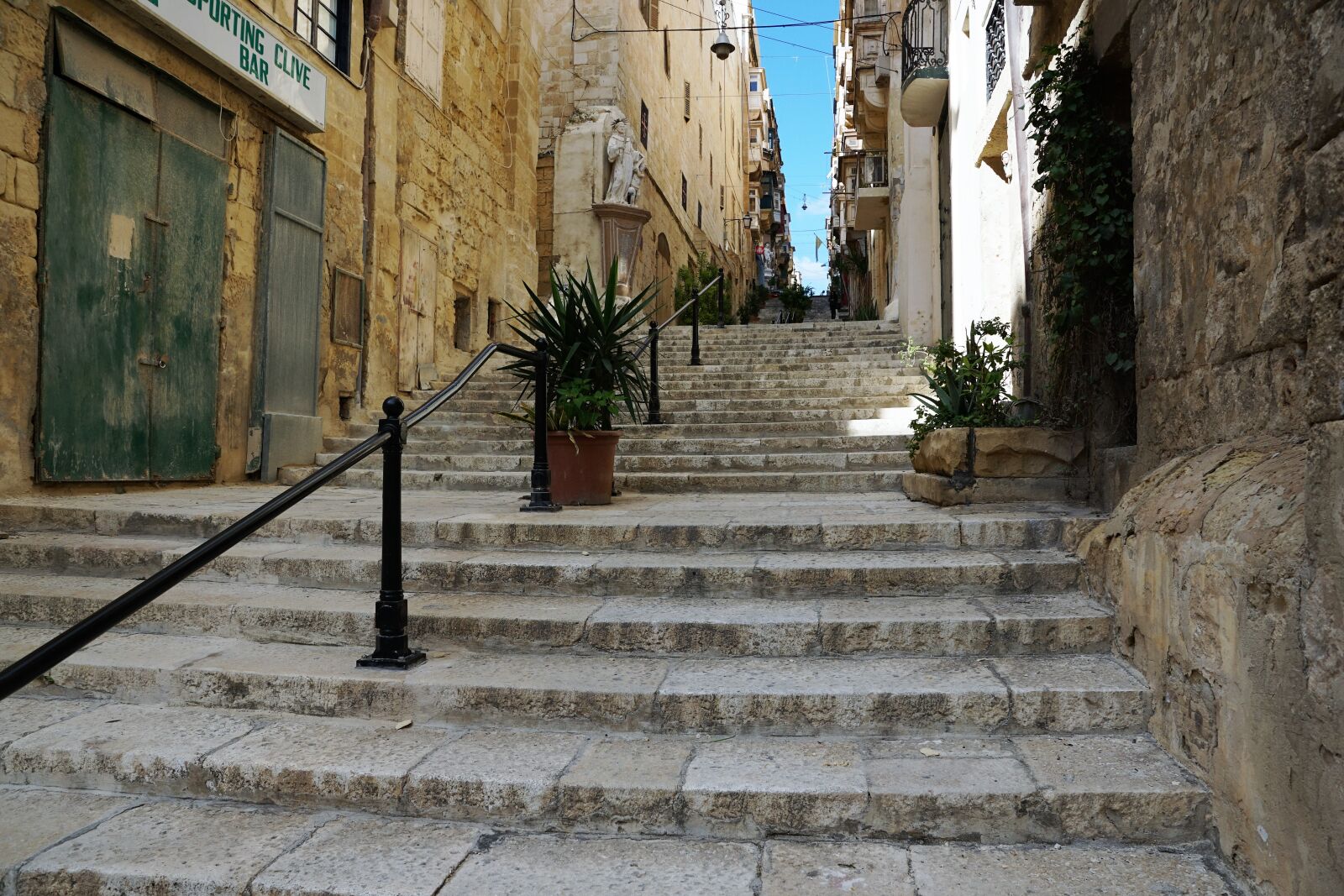 Sony ILCA-77M2 + Sony DT 16-50mm F2.8 SSM sample photo. Stairs, gradually, malta photography
