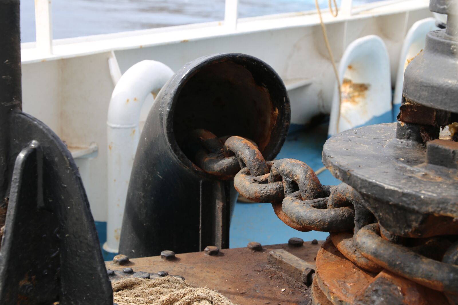 Canon EF 24-105mm F3.5-5.6 IS STM sample photo. Boat, fairy, chain photography