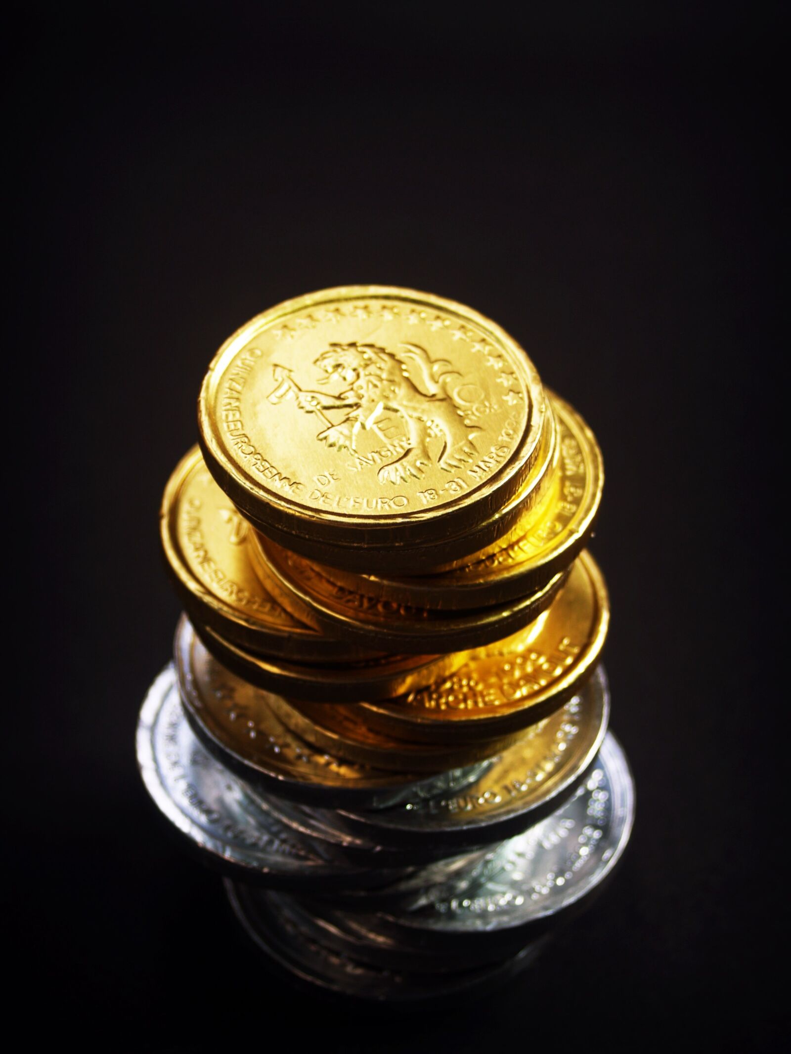Olympus E-300 (EVOLT E-300) sample photo. Coin, gold, cash photography