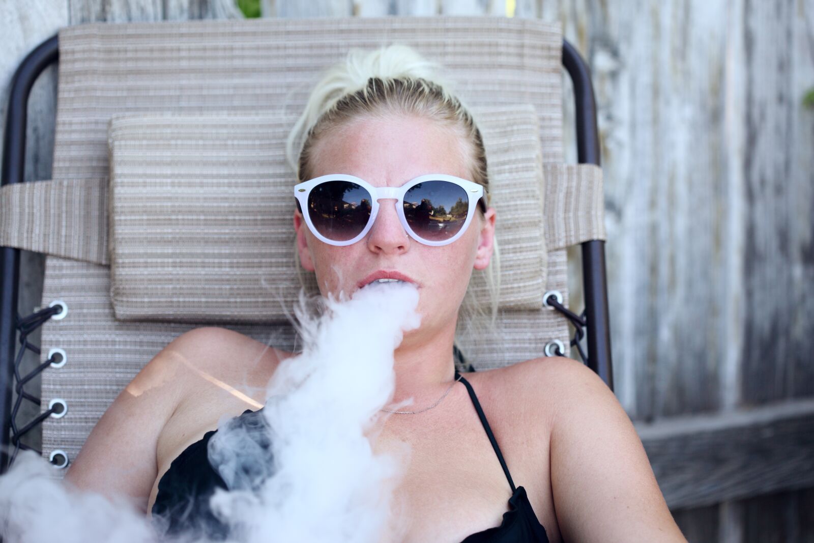 Canon EOS 5D Mark II sample photo. Vape, vaping, smoke photography