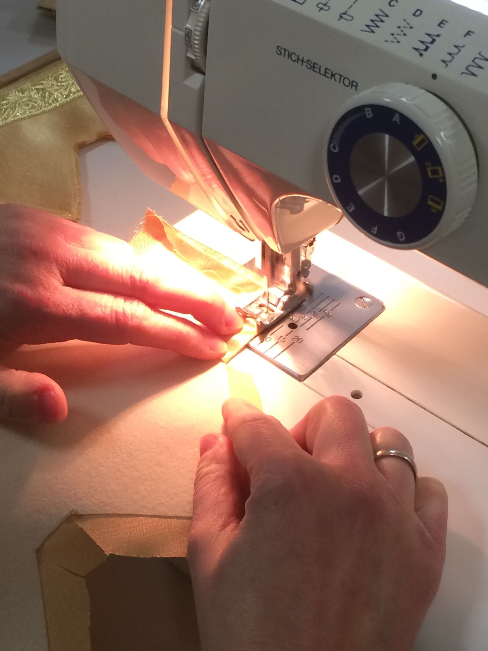 iPhone 5s back camera 4.15mm f/2.2 sample photo. Sew, sewing machine, crown photography