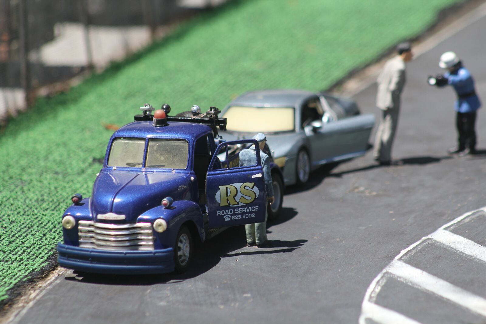Canon EF 75-300mm f/4-5.6 USM sample photo. Car, miniature, toy photography