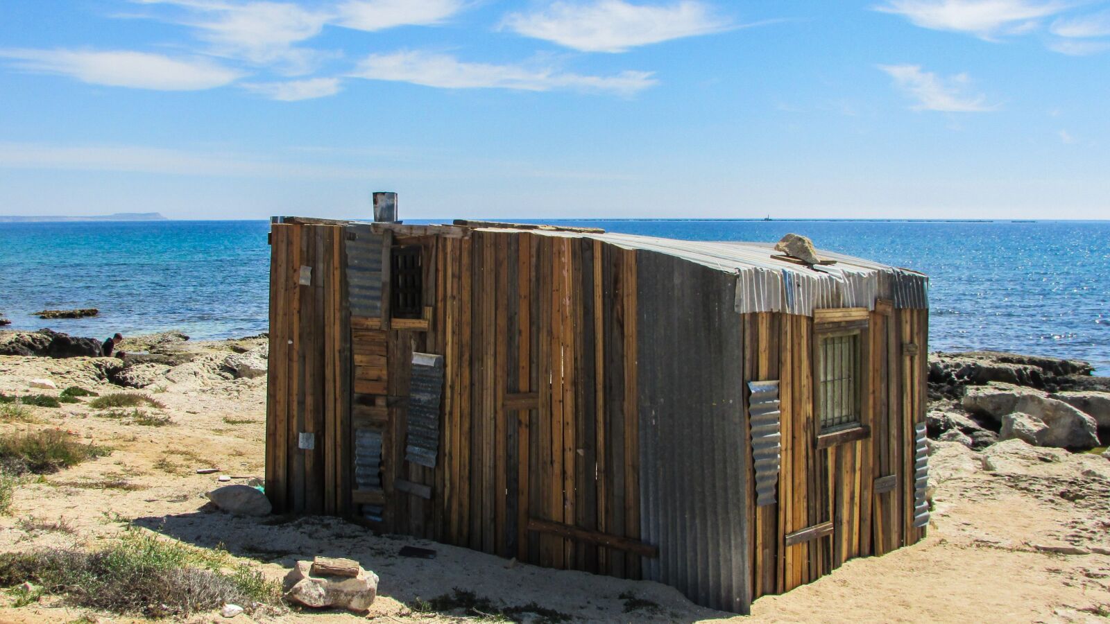 Canon PowerShot SX400 IS sample photo. Shanty, booth, hut photography