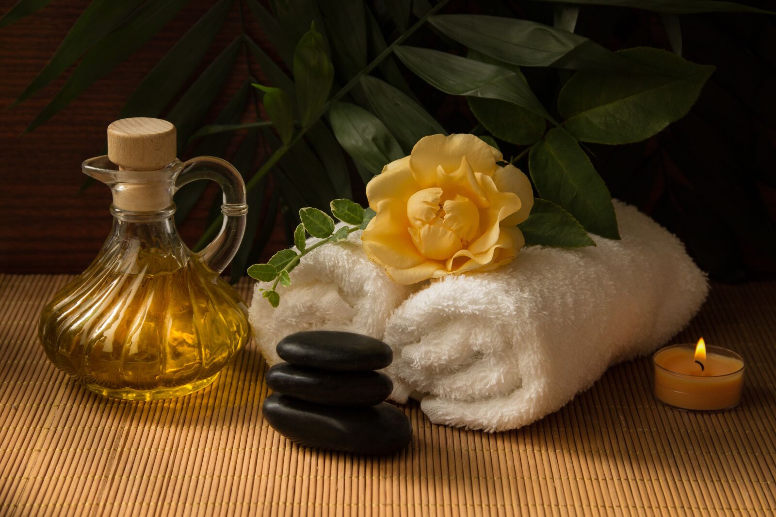 Canon EOS 600D (Rebel EOS T3i / EOS Kiss X5) sample photo. Wellness, carafe, towels photography