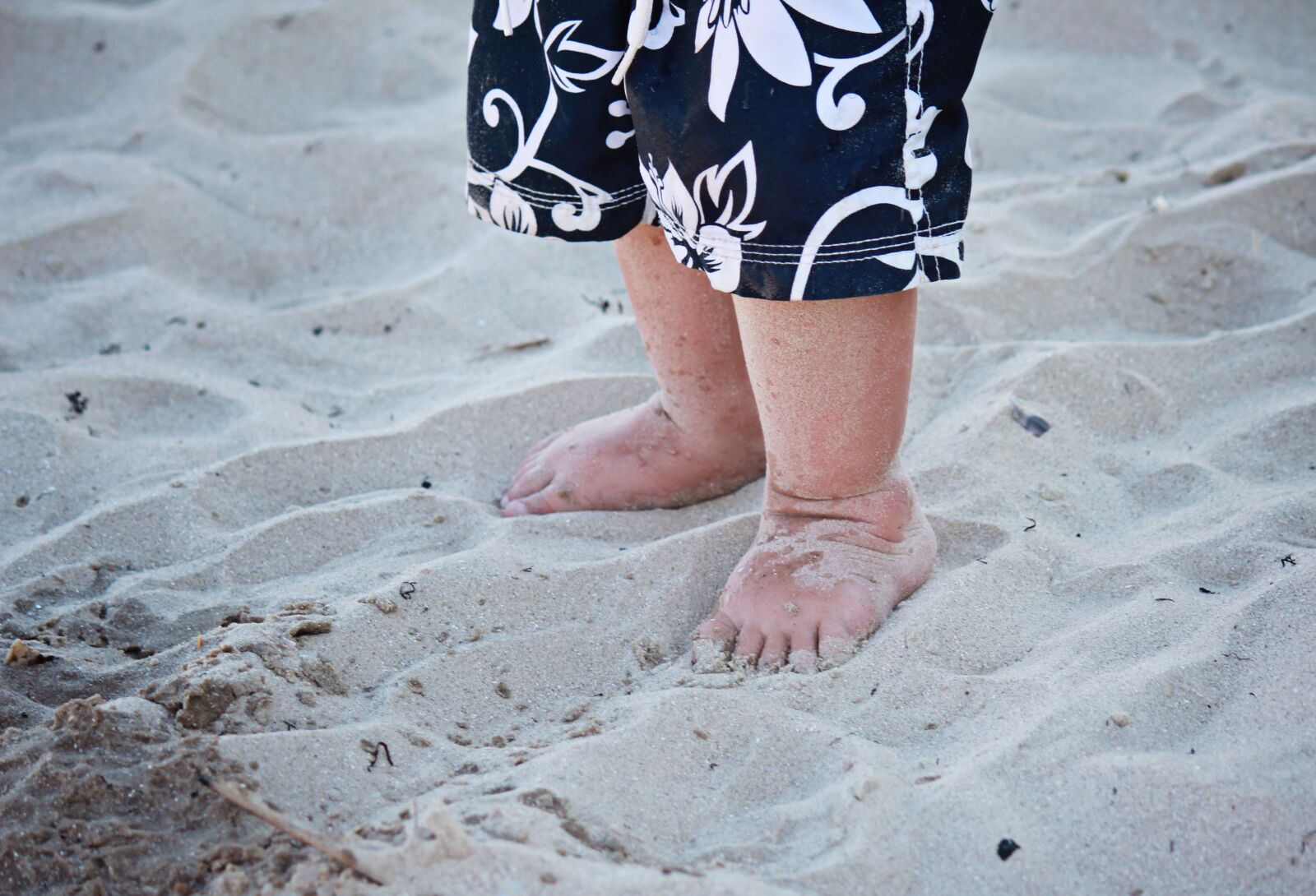 Canon EOS 600D (Rebel EOS T3i / EOS Kiss X5) sample photo. Feet, toes, barefoot photography