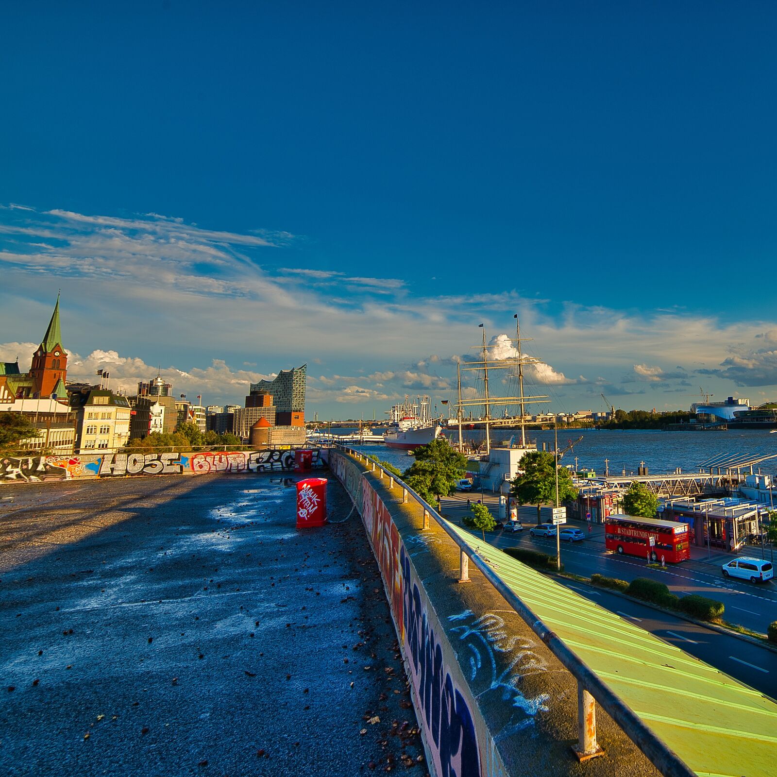 Nikon D800 sample photo. Hamburg, harbour city, landungsbr photography