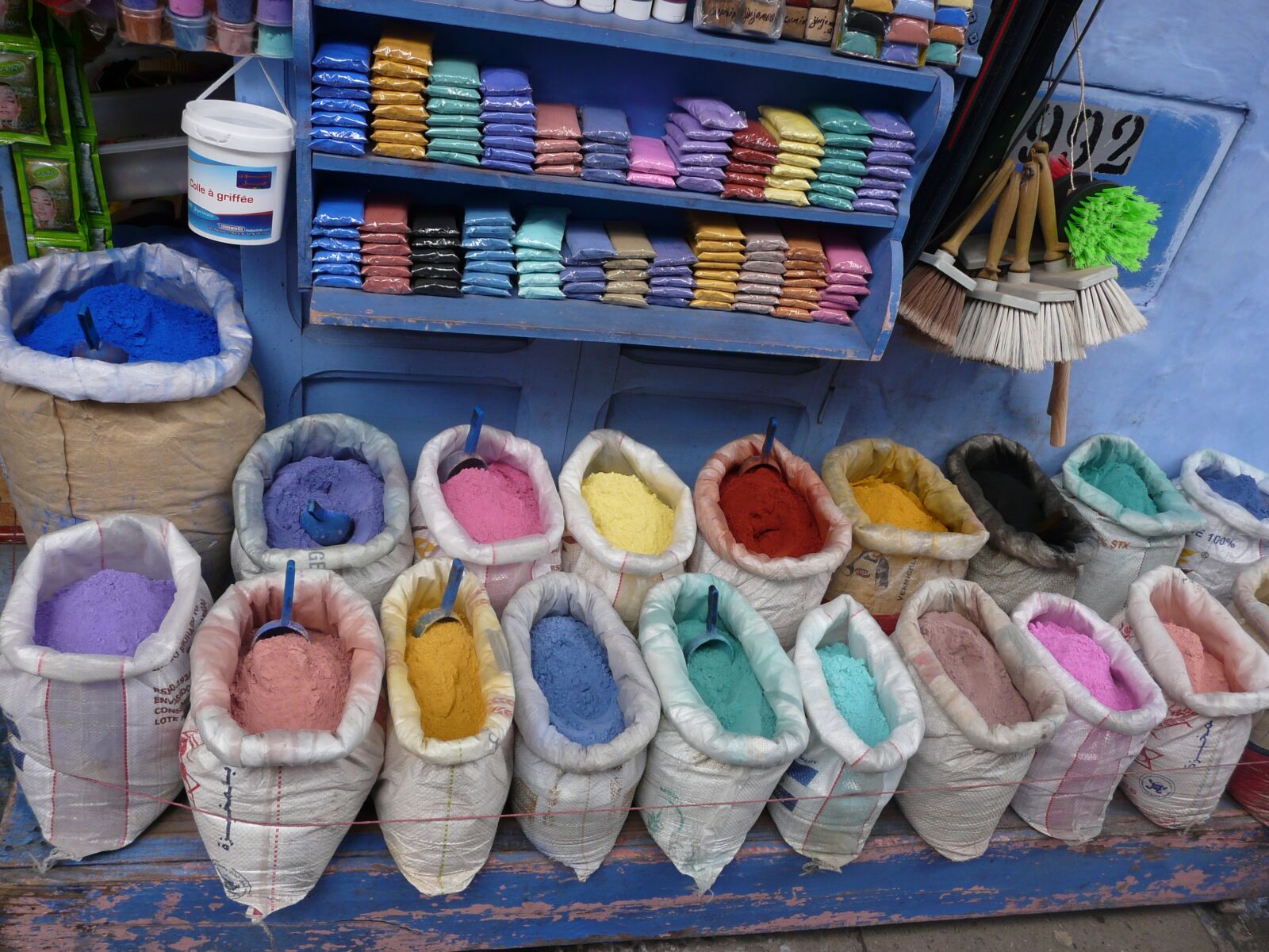 Panasonic DMC-FZ18 sample photo. Colorful, paintings, morocco photography