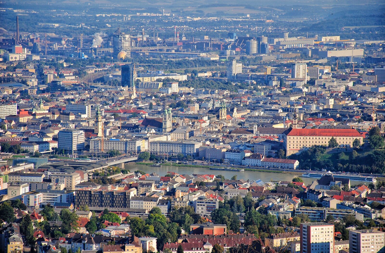 Nikon D3000 sample photo. Linz, austria, danube photography