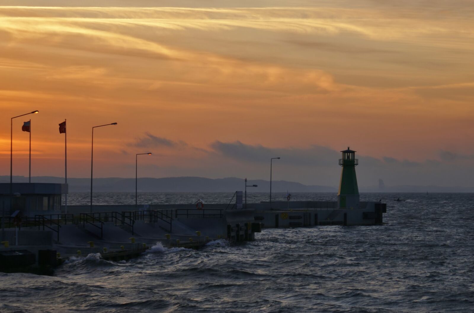 Sony Alpha DSLR-A100 sample photo. Sea, lanterns, the waterfront photography