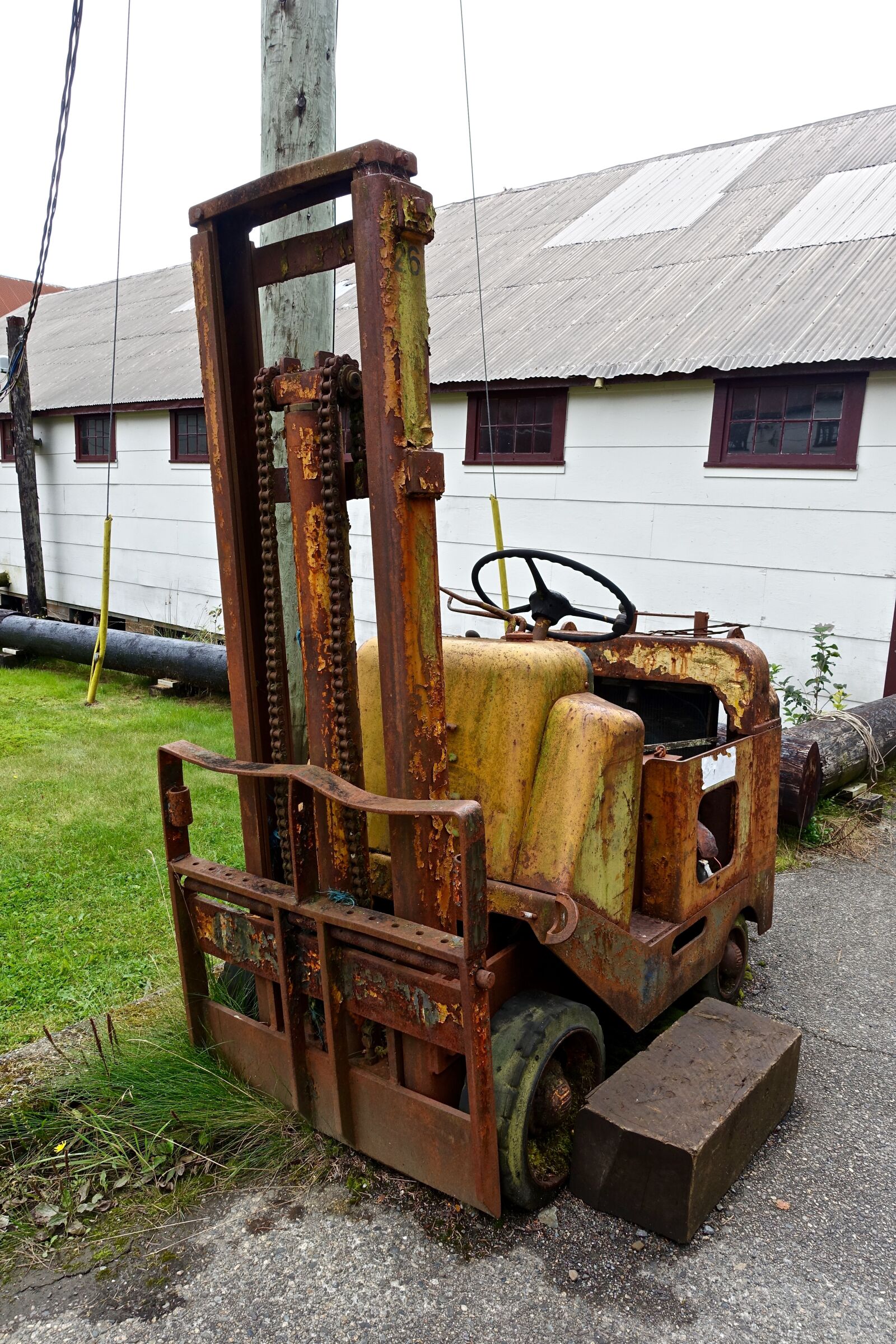 Sony Cyber-shot DSC-RX100 III sample photo. Tractor, dilapidated, fork lift photography