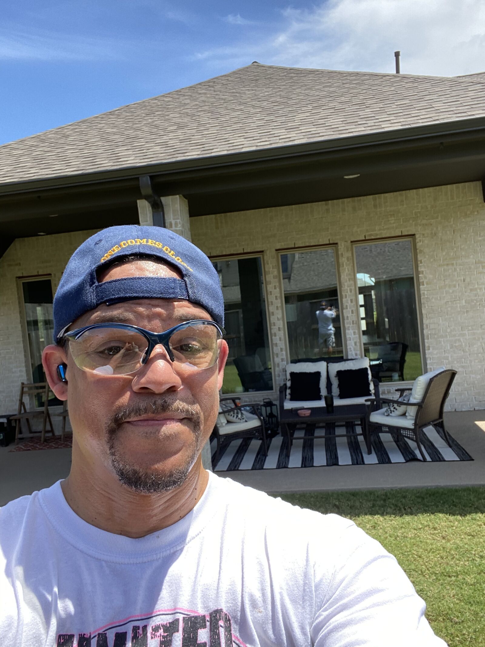 iPhone 11 front camera 2.71mm f/2.2 sample photo. Yard work, chores, rake photography