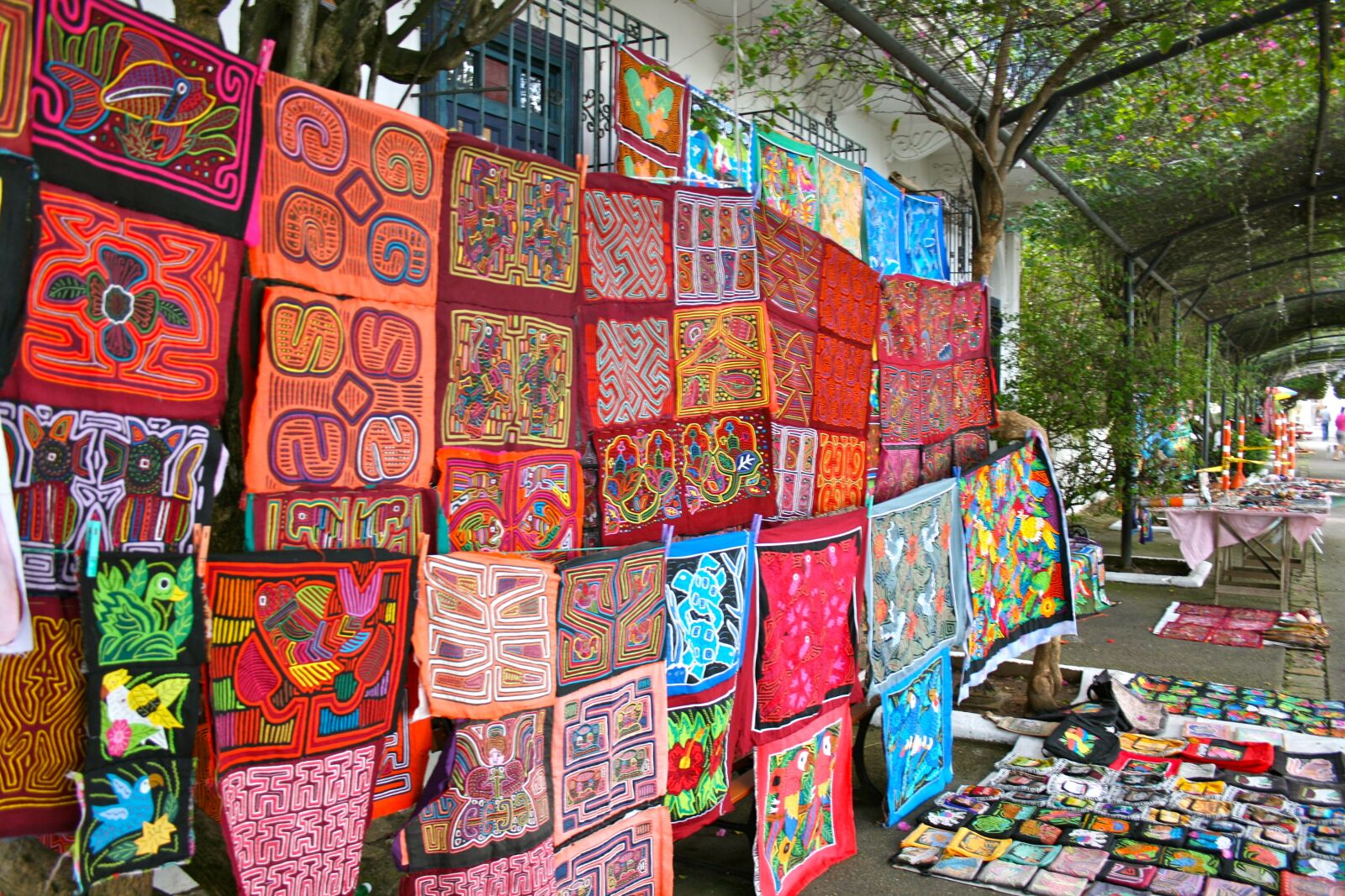 Canon EOS 400D (EOS Digital Rebel XTi / EOS Kiss Digital X) sample photo. Panama, central america, artisan photography